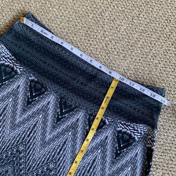 🟢3 items for $20 PRANA skirt pull on jersey knit zigzag print size women’s XS - Picture 8 of 10